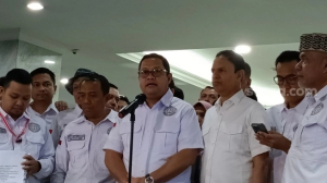 Ketua Tim Hukum Nasional AMIN, Ari Yusuf Amir di Gedung MK, Jakarta Pusat, Selasa (16/4/2024). 