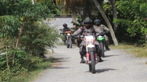Aksi Irjen Rakhman Naik Motor Trail, Pimpin Perburuan Teroris Poso