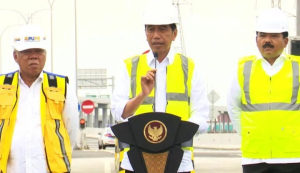Jokowi: Seluruh Tol Harus Diintegrasikan dengan Kawasan Produksi